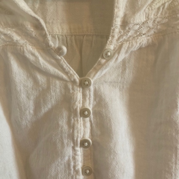 Abercrombie and Fitch Embroidered Blouse - Picture 3 of 6
